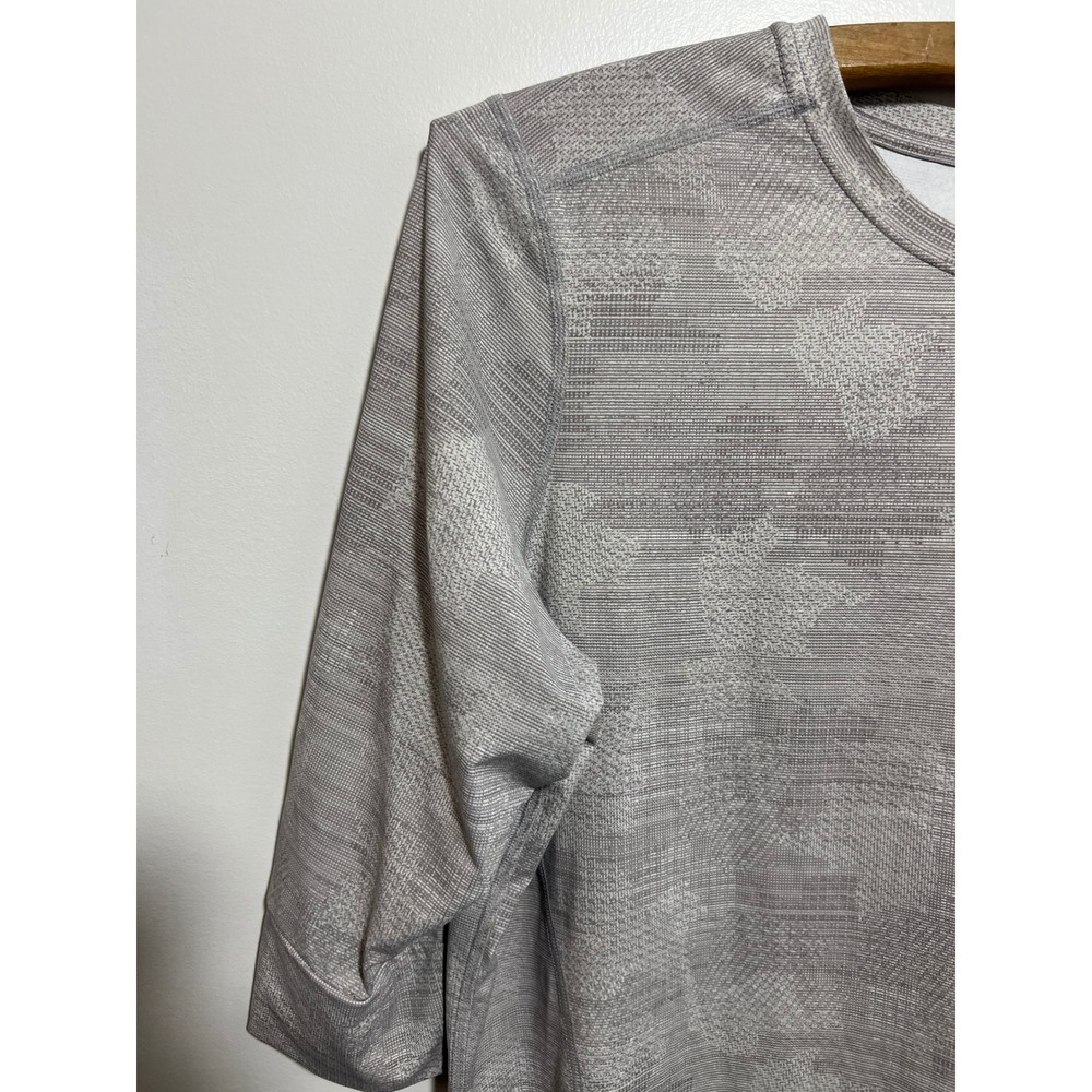 Mountain Hardwear Womens Grey Camo Print 3/4 Sleeve Performance Hiking Top XL - Picture 8 of 10